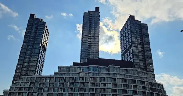 1 Quarrington LN #1215, Toronto C13, ON M3C 0S4