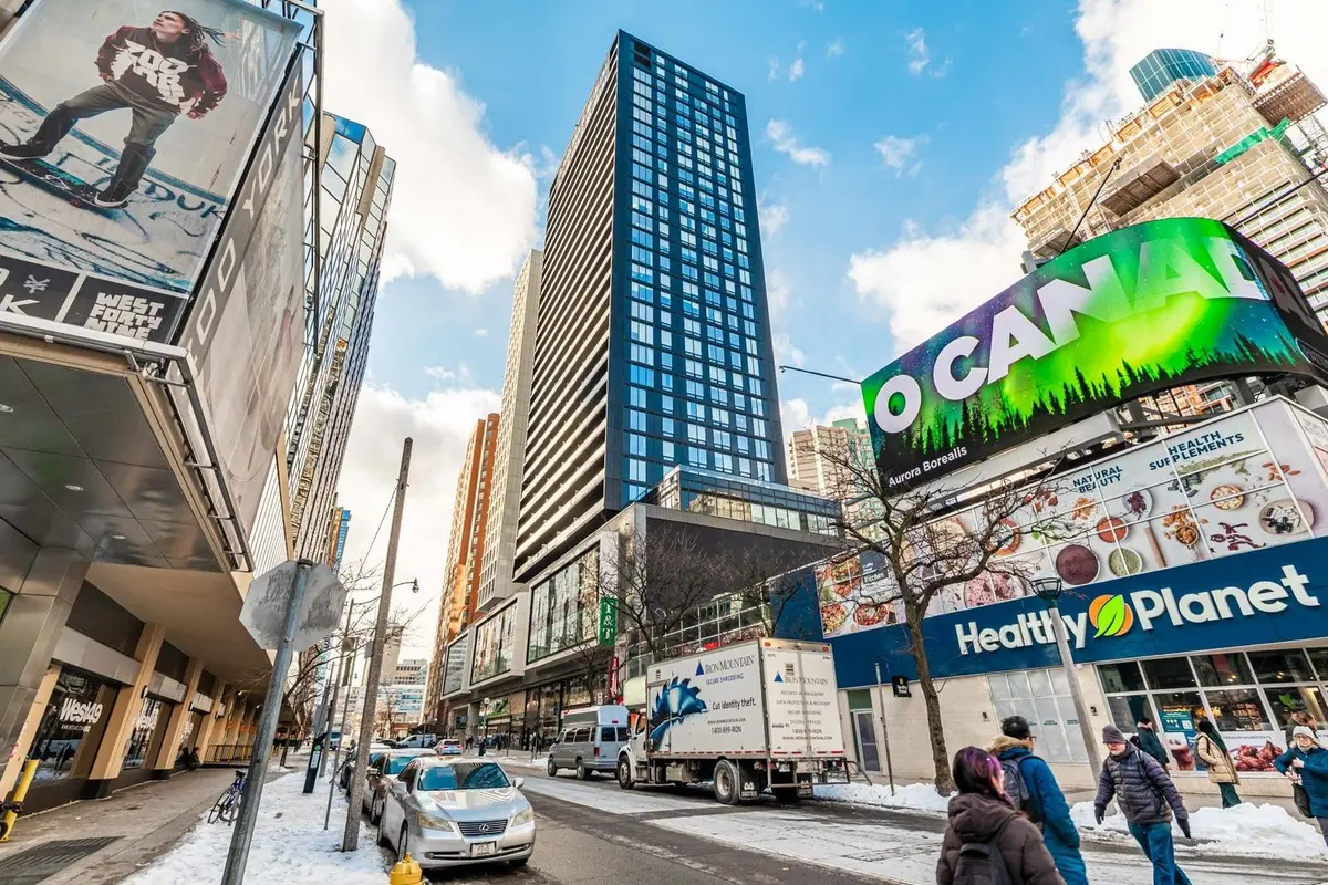 20 Edward ST #2601, Toronto C01, ON M5G 0C5