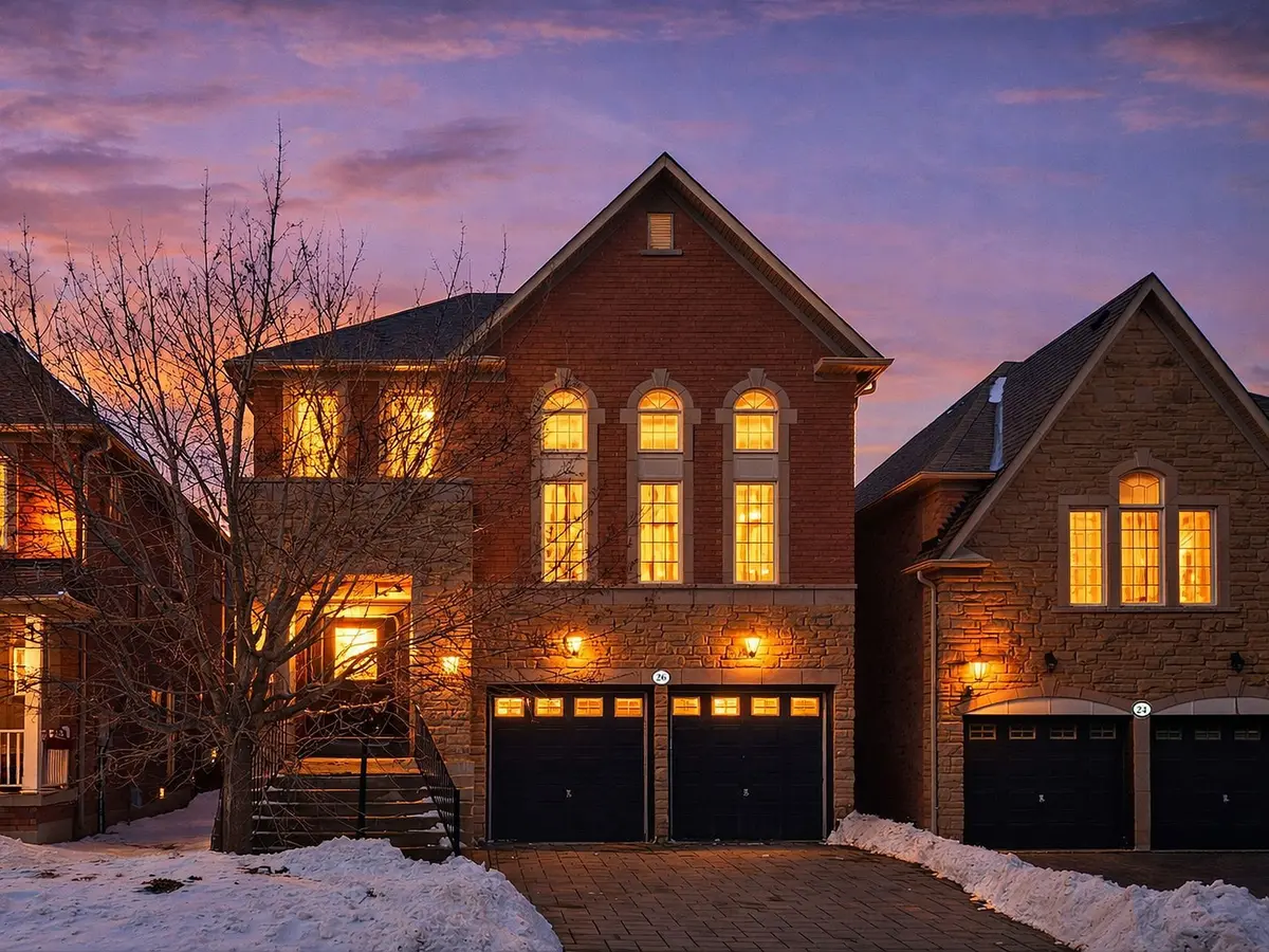 26 Carnoustie CRES, Richmond Hill, ON L4E 0A2