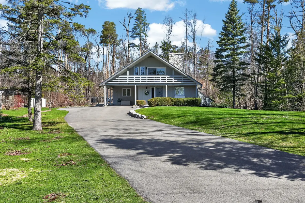 24 Brambel RD, Oro-medonte, ON L0L 2L0
