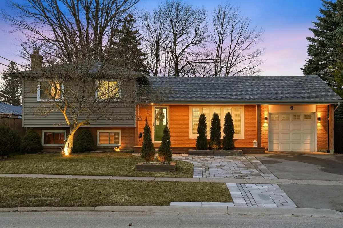 5 Rosefield DR, Halton Hills, ON L7G 4R2