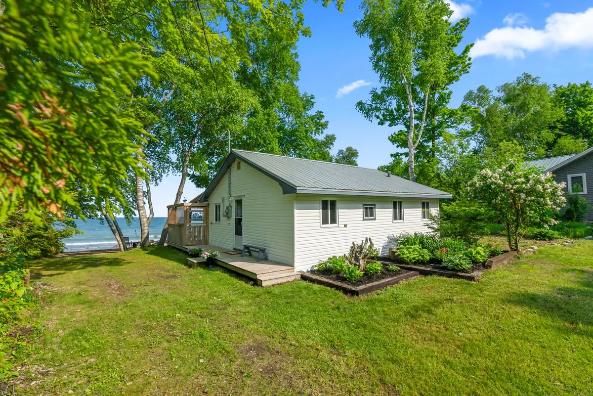 415 BRUCE ROAD 13 N/A, Native Leased Lands, ON N0H 2L0