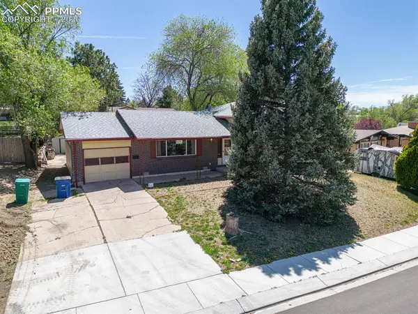 1341 Saratoga DR, Colorado Springs, CO 80910