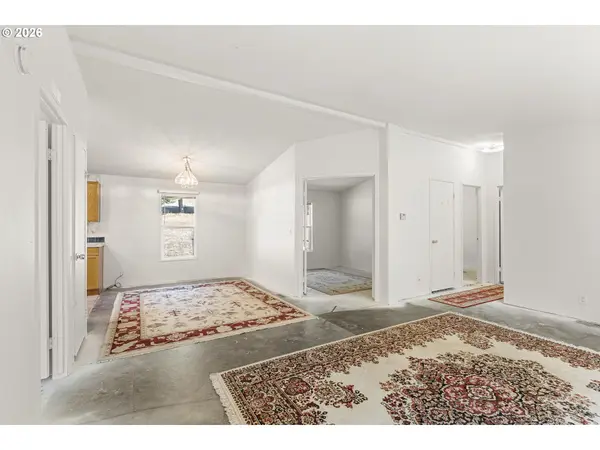 86230 TERRITORIAL HWY, Veneta, OR 97487