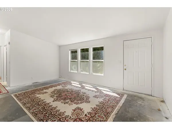 86230 TERRITORIAL HWY, Veneta, OR 97487