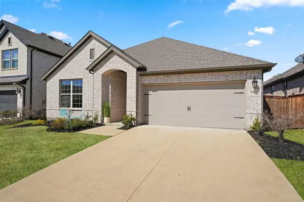 1921 Braided Mane Avenue, Aubrey, TX 76227