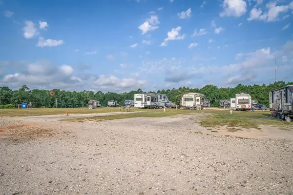 2068 State Hwy 323 Highway, Henderson, TX 75652