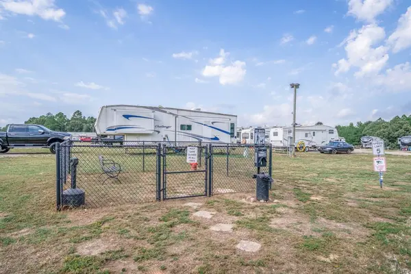 2068 State Hwy 323 Highway, Henderson, TX 75652