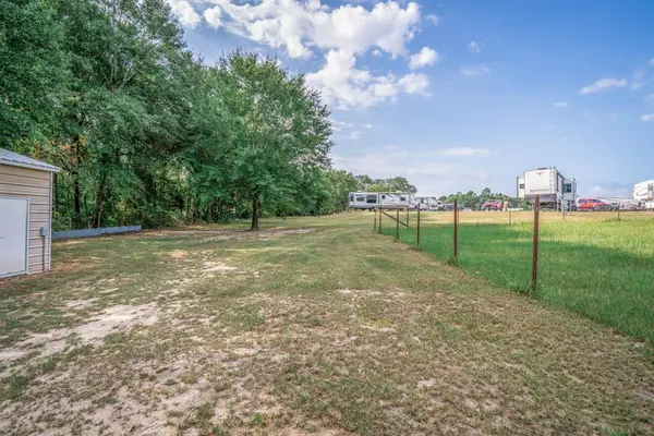 2068 State Hwy 323 Highway, Henderson, TX 75652