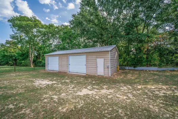 2068 State Hwy 323 Highway, Henderson, TX 75652