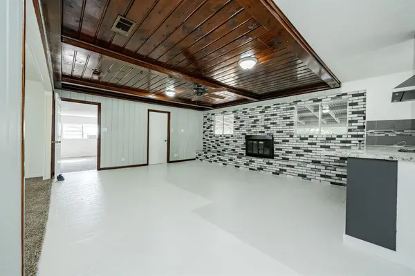 1315 Gateway Drive, Wills Point, TX 75169