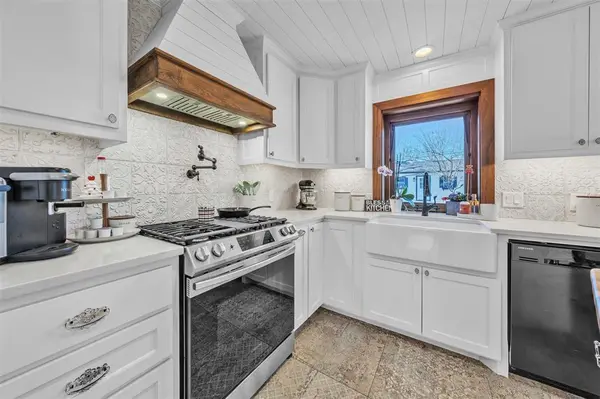 209 Mccurdy Street,  Crowley,  TX 76036