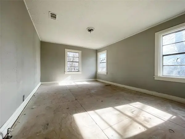 1061 19th Street SE, Paris, TX 75460