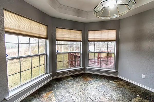 348 Craddock Drive, Glenn Heights, TX 75154