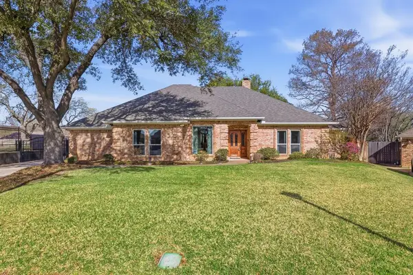 1801 Glenbrook Court,  Bedford,  TX 76021
