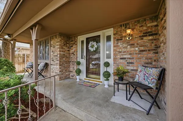 5808 Ridge Drive, Arlington, TX 76016