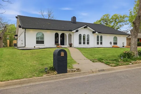 1613 Glasgow Drive, Arlington, TX 76015