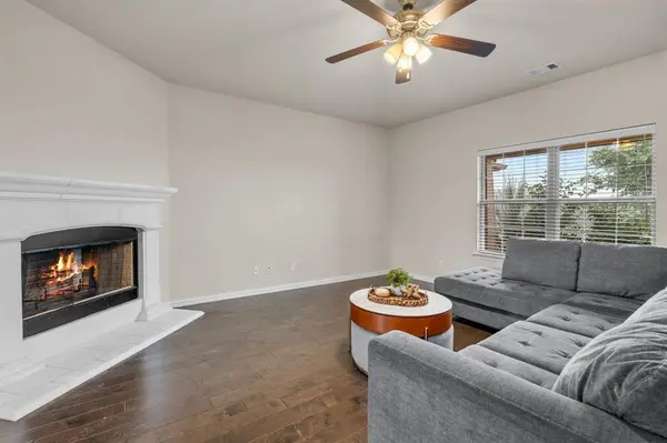 7207 Veal Station Road, Weatherford, TX 76085