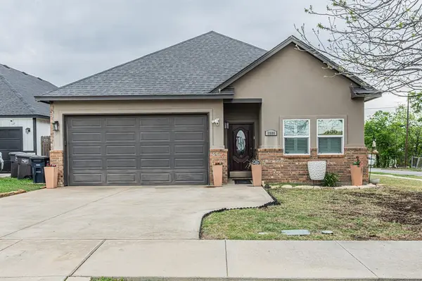 5900 Houghton Avenue, Fort Worth, TX 76107