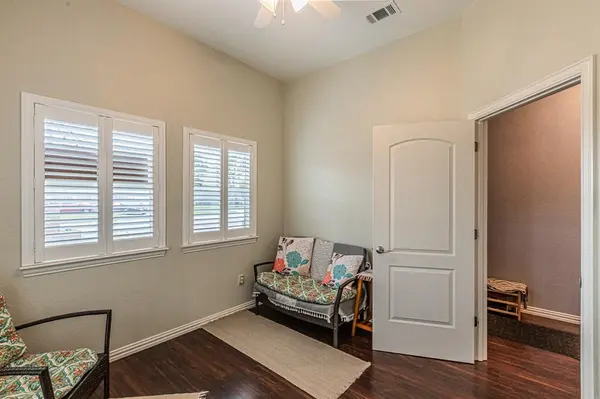 5900 Houghton Avenue, Fort Worth, TX 76107