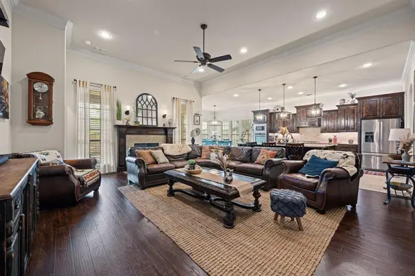 408 Blue Daze Court, Burleson, TX 76028