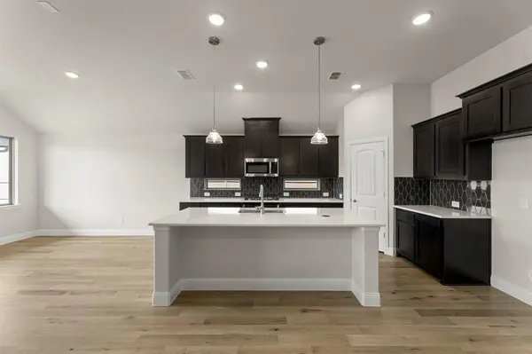 3933 Melica Lane, Heartland, TX 75114