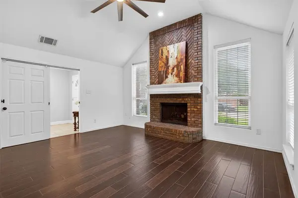 1618 Crosshaven Drive, Lewisville, TX 75077