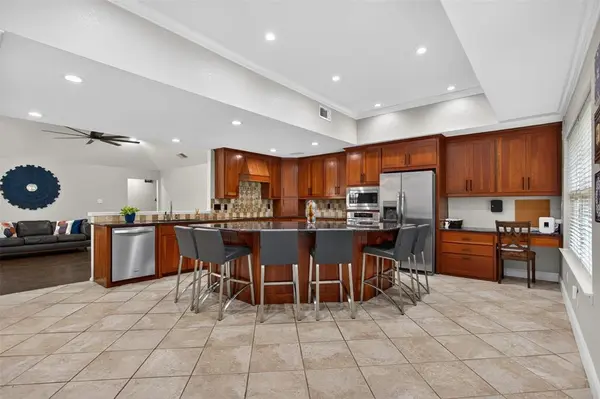 1618 Crosshaven Drive, Lewisville, TX 75077