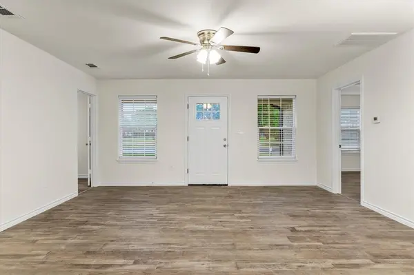 1015 W Park Drive, Wills Point, TX 75169