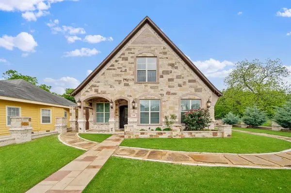 2104 Wellington Street, Greenville, TX 75401