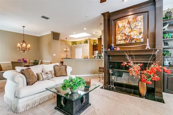 303 Old York Road, Irving, TX 75063