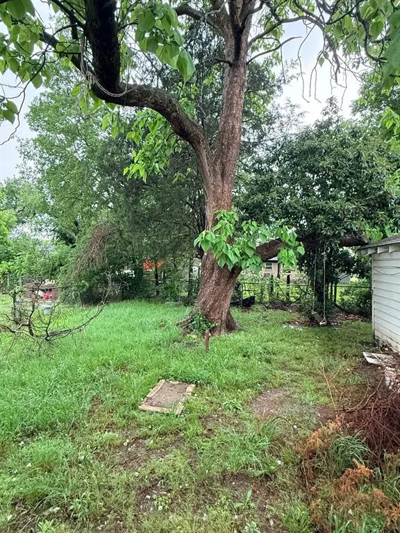 821 Hillburn Drive, Dallas, TX 75217