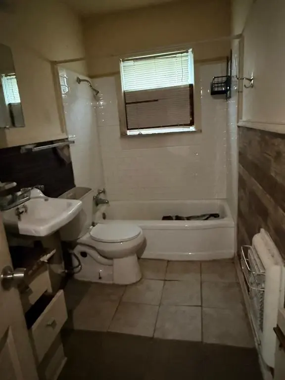 821 Hillburn Drive, Dallas, TX 75217