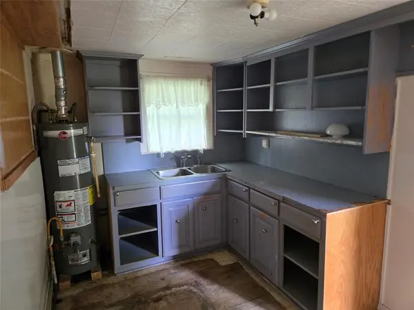 528 E Jefferson Street, Van Alstyne, TX 75495