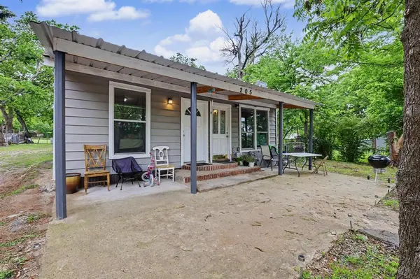 205 S Main Street, Bonham, TX 75418