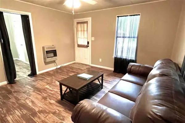 116 E Locust Street, Collinsville, TX 76233