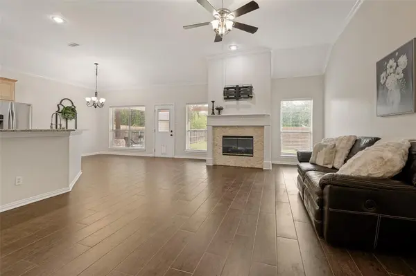 2632 Britany Cir Circle, Bedford, TX 76022