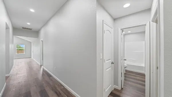 207 E Mccoulskey Street, Terrell, TX 75160