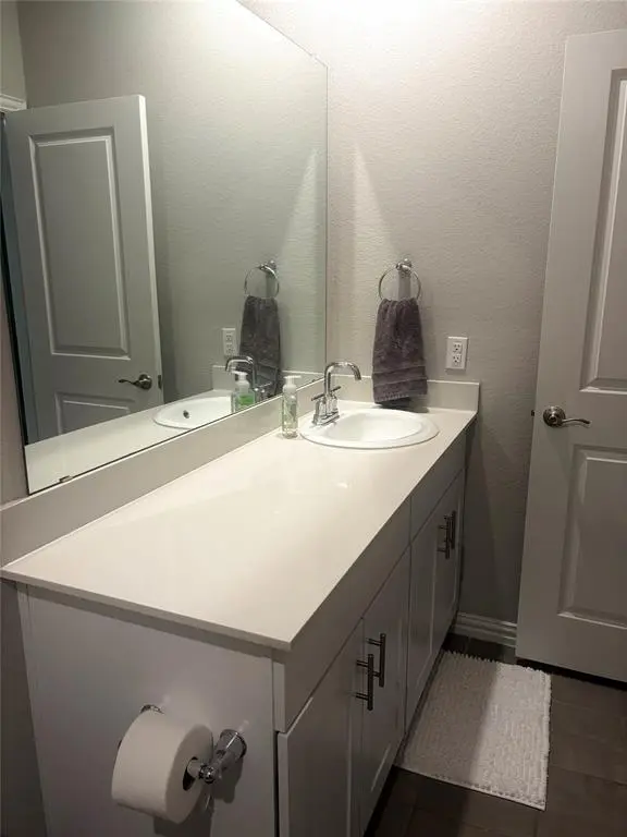 216 Luna Lane, Lake Dallas, TX 75065