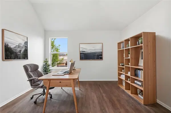 725 Parkford Lane, Arlington, TX 76001