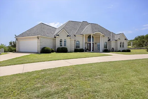 2030 Hills Court, Stephenville, TX 76401