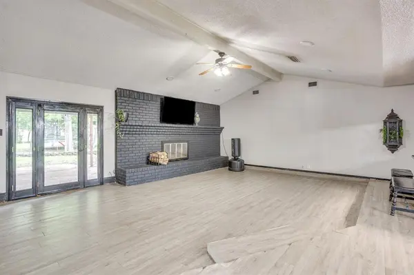 116 N Old Temple Road, Hewitt, TX 76643