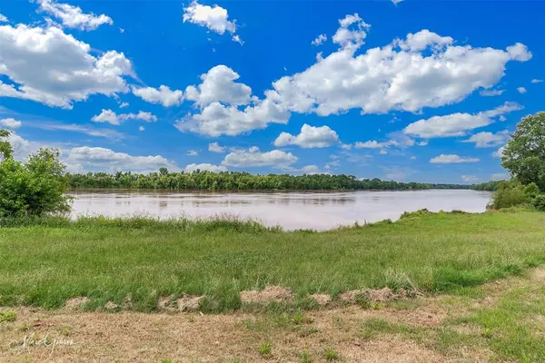 302 Bevly Lake Drive, Bossier City, LA 71111