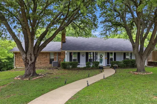 701 Raintree Road, Fort Worth, TX 76103