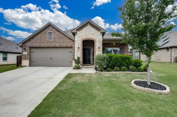 121 Rosemary Drive, Azle, TX 76020