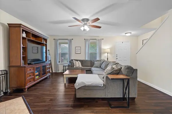 1736 White Feather Lane, Fort Worth, TX 76131