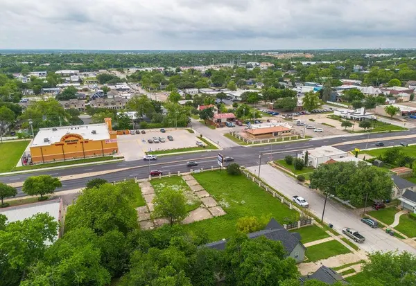 2217 W Waco Drive, Waco, TX 76707