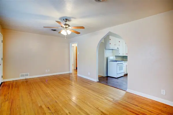 213 Sheri Lane, Hurst, TX 76053