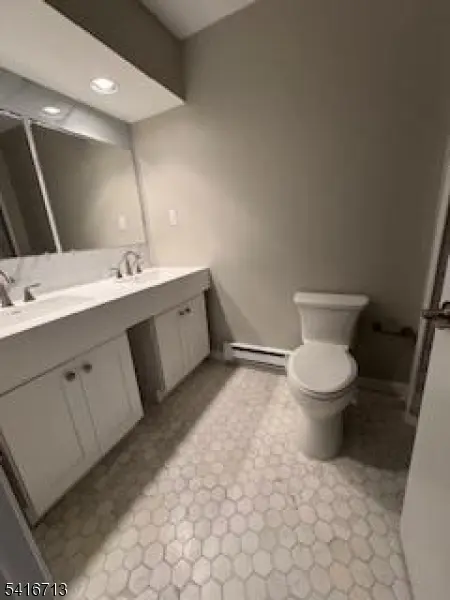 140 Amberly Dr, Manalapan Twp., NJ 07726