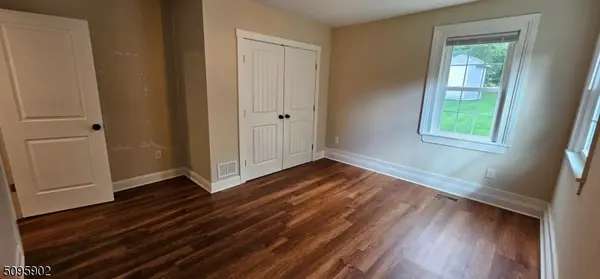 21 W Hanover Ave, Randolph Twp., NJ 07869